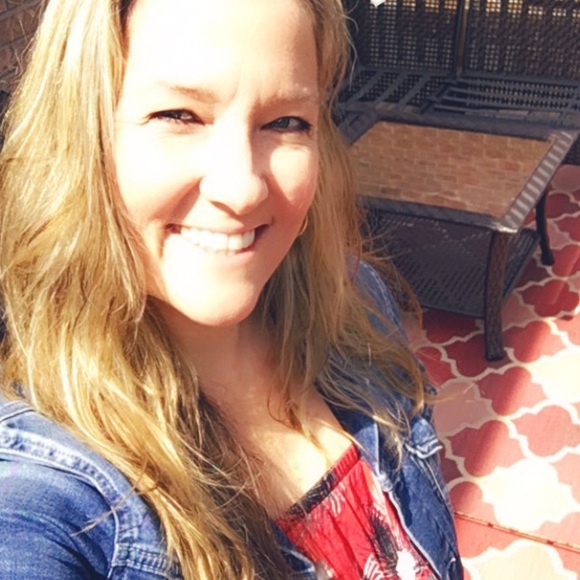 Meet your Posher, Laurie - Picture 1 of 1